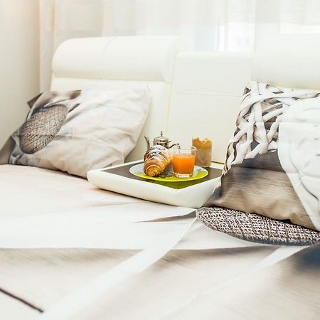 Apartments In Scandinavian Style ลวีฟ ภายนอก รูปภาพ