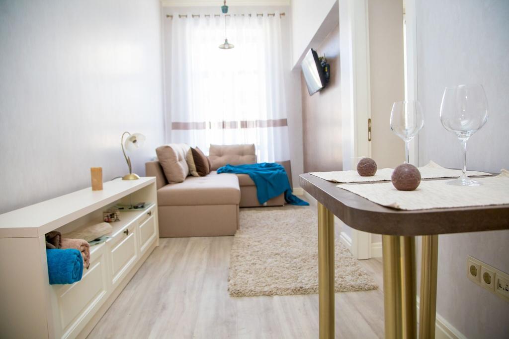 Apartments In Scandinavian Style ลวีฟ ภายนอก รูปภาพ